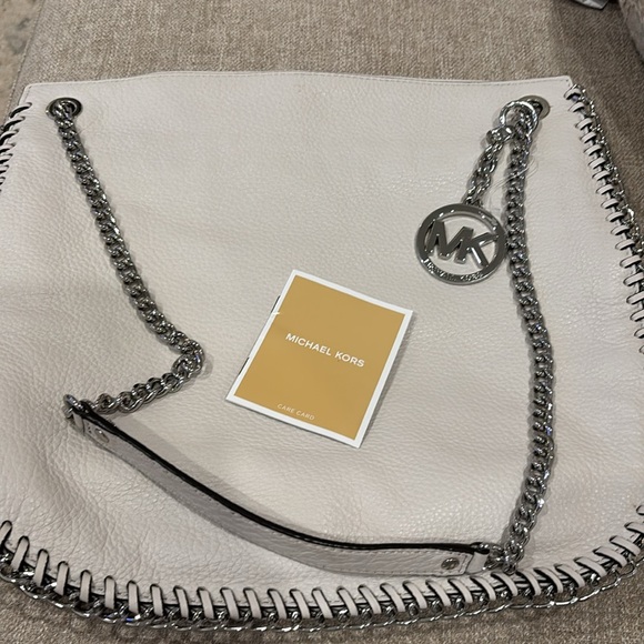 FINAL PRICE~Michael Kors Winter White Pebbled Leather Shoulder Bag~EUC - Picture 13 of 16